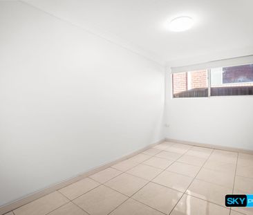 MODERN TWO BEDROOM FLAT - Photo 6