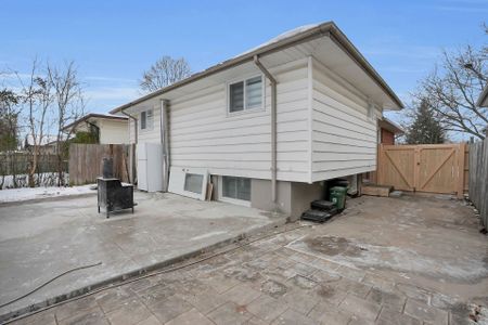 For Lease - 1046 Jalna Boulevard, London South, Ontario - Photo 2