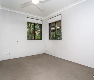 Modern Ground Floor Apartment with Spacious Courtyard - Photo 2