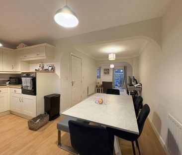 4 bedroom terraced house to rent - Photo 5