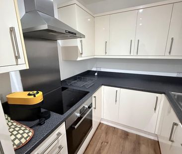 1 Bed Flat, The Mall, W5 - Photo 6