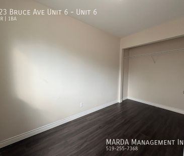 SPACIOUS 2BED/1BATH UPDATED UNIT ON BRUCE + HYDRO! - Photo 2