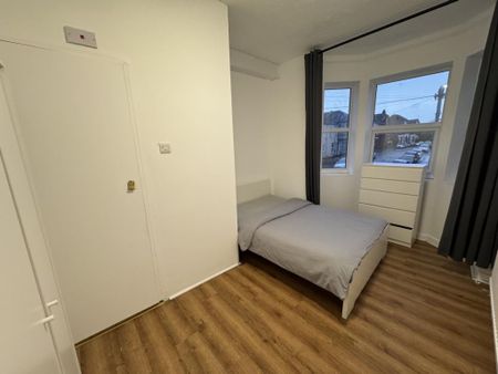 Tennyson Road, Southampton - Photo 3