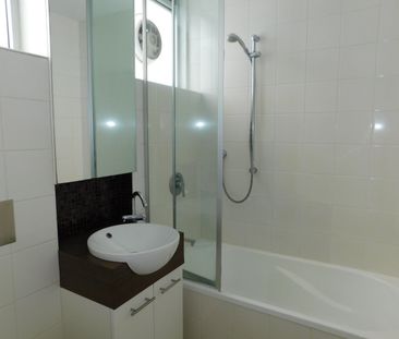 8/14 Stradbroke Avenue, Heidelberg - Photo 2