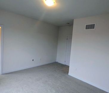 For Lease - 95 Paradox Street, Vaughan, Ontario - Photo 4