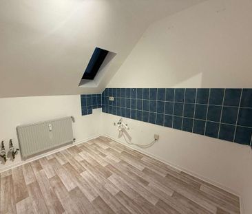 Schöne zwei Zimmer Dachgeschosswohnung mitten in Lage - Photo 6