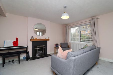 3 bedroom semi-detached house to rent - Photo 2