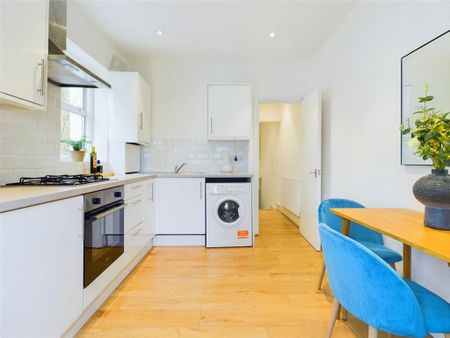 1 bedroom flat to rent - Photo 4