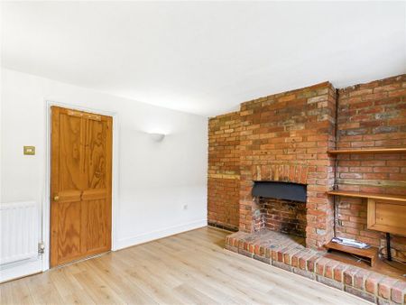 2 bedroom end of terrace house to rent - Photo 2