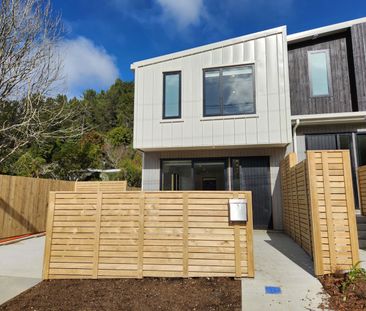 Modern & Low-Maintenance 3-Bedroom Townhouse in Stokes Valley - Photo 1