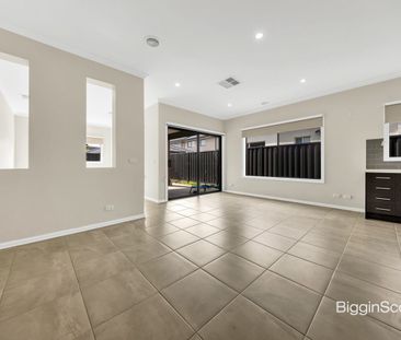 Spacious Family Living in Prime Location! - Photo 1