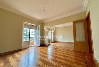 Apartamento T3 em Lisboa