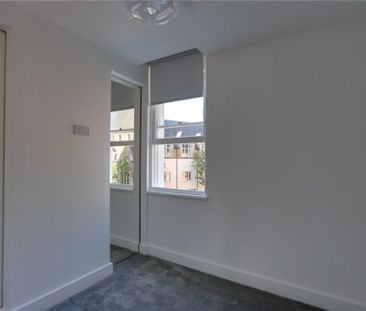 Queens Road, Aldershot, Hampshire, GU11 - Photo 5