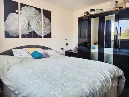 4 bedroom terraced house to rent - Photo 4