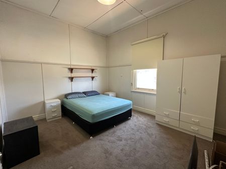 SPACIOUS 3-BEDROOM HOME WITH YARD - Photo 3