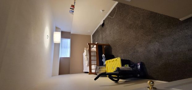 Lower 3 bedroom 2 bath unit - Photo 1