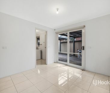 1/124 Shane Avenue, Seabrook VIC, Belconnen - Photo 2
