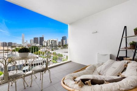 Stylish One-Bedroom Apartment in Prime West End Location - Photo 4