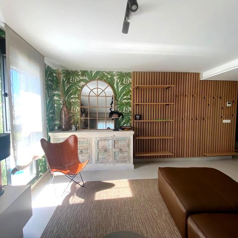 FOR RENT NEW MODERN 3-BEDROOM APARTMENT FOR THE SEASON - Photo 1