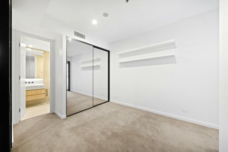 Luxury Living At The Griffin - Photo 4