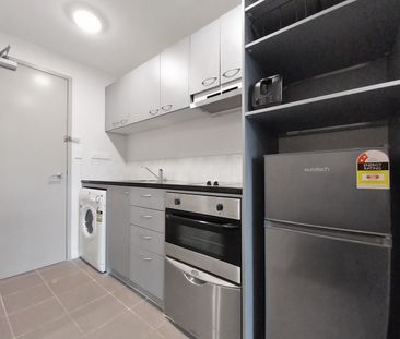 Tidy one bedroom cbd apartment. - Photo 1