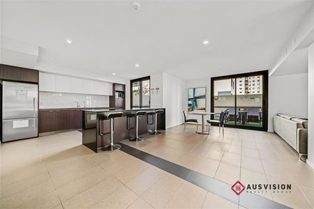 🏡 Stylish Apartment in the Heart of East Perth – 2 Car Bays! - Photo 3