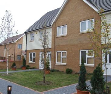 4 bedroom terraced house to rent - Photo 1