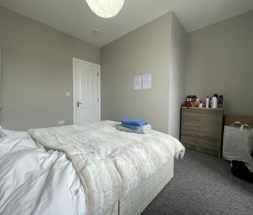 3 bedroom apartment to rent - Photo 4