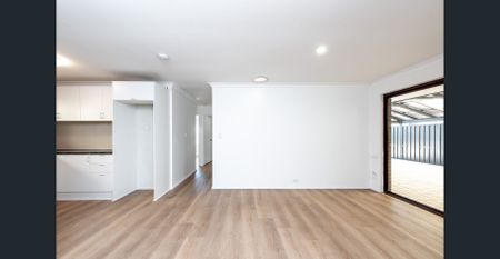 Stunning 3 x 1 in great location! - Photo 3