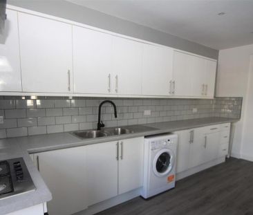 1 bedroom in a house share to rent - Photo 6