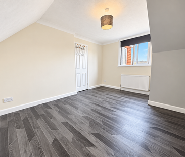 4 bedroom semi-detached house to rent - Photo 2