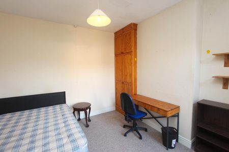 3 bedroom terraced house to rent - Photo 5