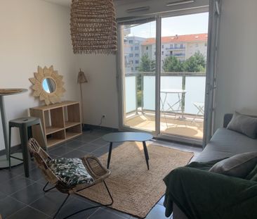 Location Appartement 1 pièce 25m² LYON 3ème - Photo 4