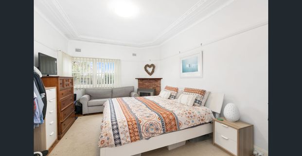 Spacious Family Home - Photo 1