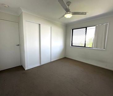 Convenient Modern TownHouse - Photo 2