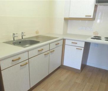 1 bedroom retirement property to rent - Photo 6