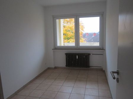 M 18 SCHWANEWEDE - 3 Zimmerwohnung im 2. Obergeschoss mit einem Balkon- nur an berufstätige- - Photo 4