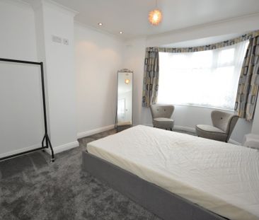 Salisbury Avenue, Styvechale, Coventry, West Midlands, CV3 5DB - Photo 6