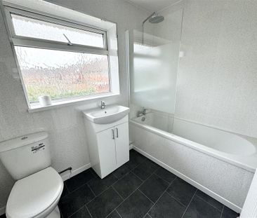 3 bedroom end of terrace house to rent - Photo 5