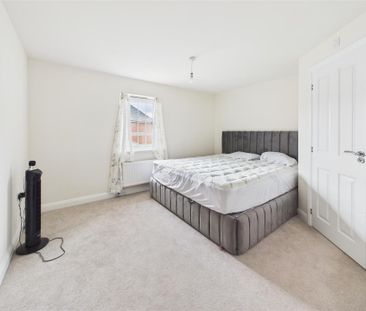 4 bedroom Detached house to rent - Photo 6
