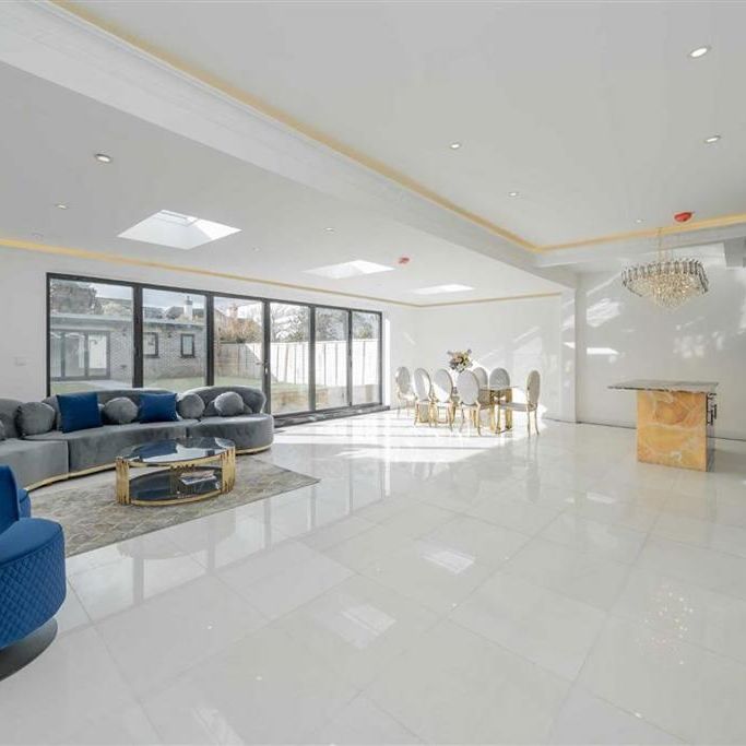 5 bedroom house to rent - Photo 1