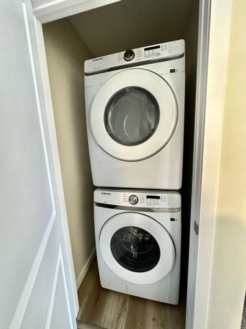 2207 Muckleplum Cres - Photo 2