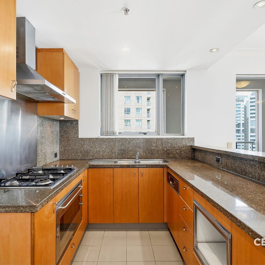 Renovated Penthouse in the Heart of Chatswood &ast;&ast; 27&sol;11&sol;25 &ast;&ast; - Photo 1