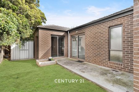 Lovely Unit - Private, Spacious and Central! - Photo 4