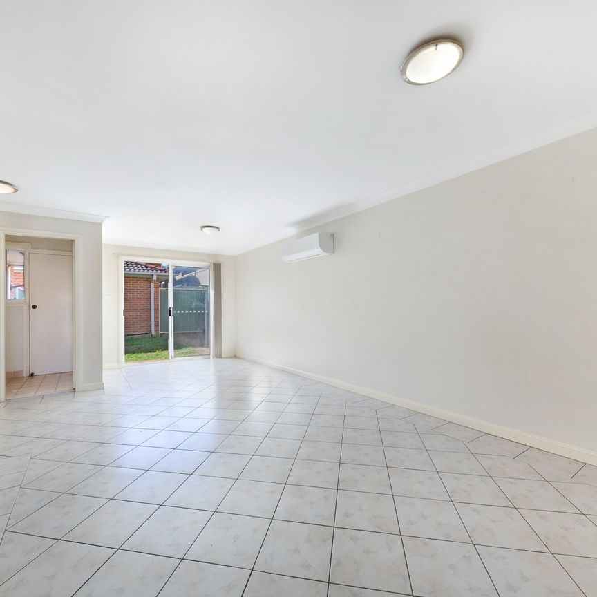 Modern Two Bedroom Well Maintained Villa with Air Conditioning! - Photo 1