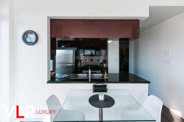 Condo in Downtown Vancouver, BC - Photo 1