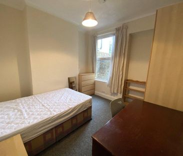 5 bedroom terraced house to rent - Photo 4