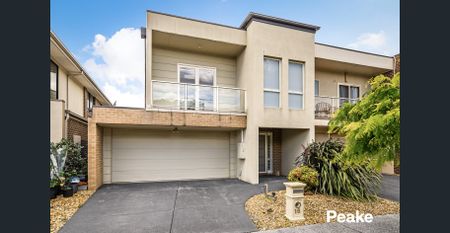 Spacious Lakeside Living, Walk To Everything - Photo 4