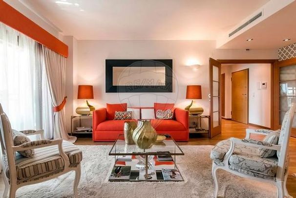 Apartamento T4 - Photo 1