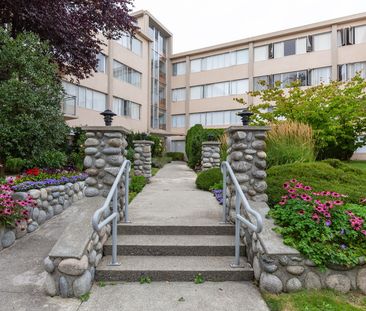 Hollies | 6450 East Boulevard, Vancouver - Photo 1